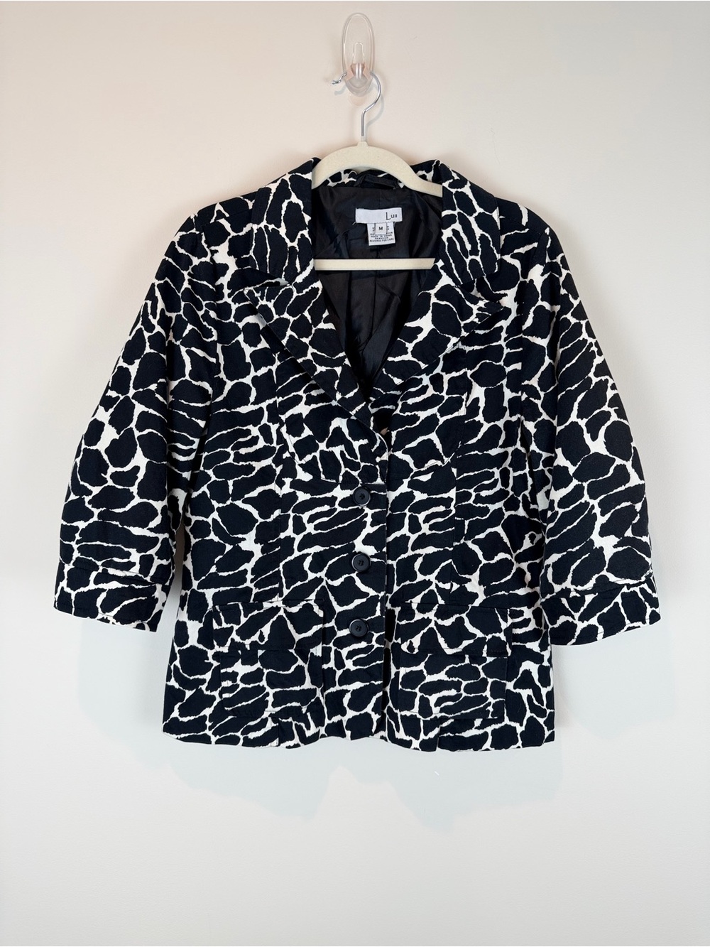 Lull Women’s Giraffe Black & White Patterned Women's Jacket Size Medium